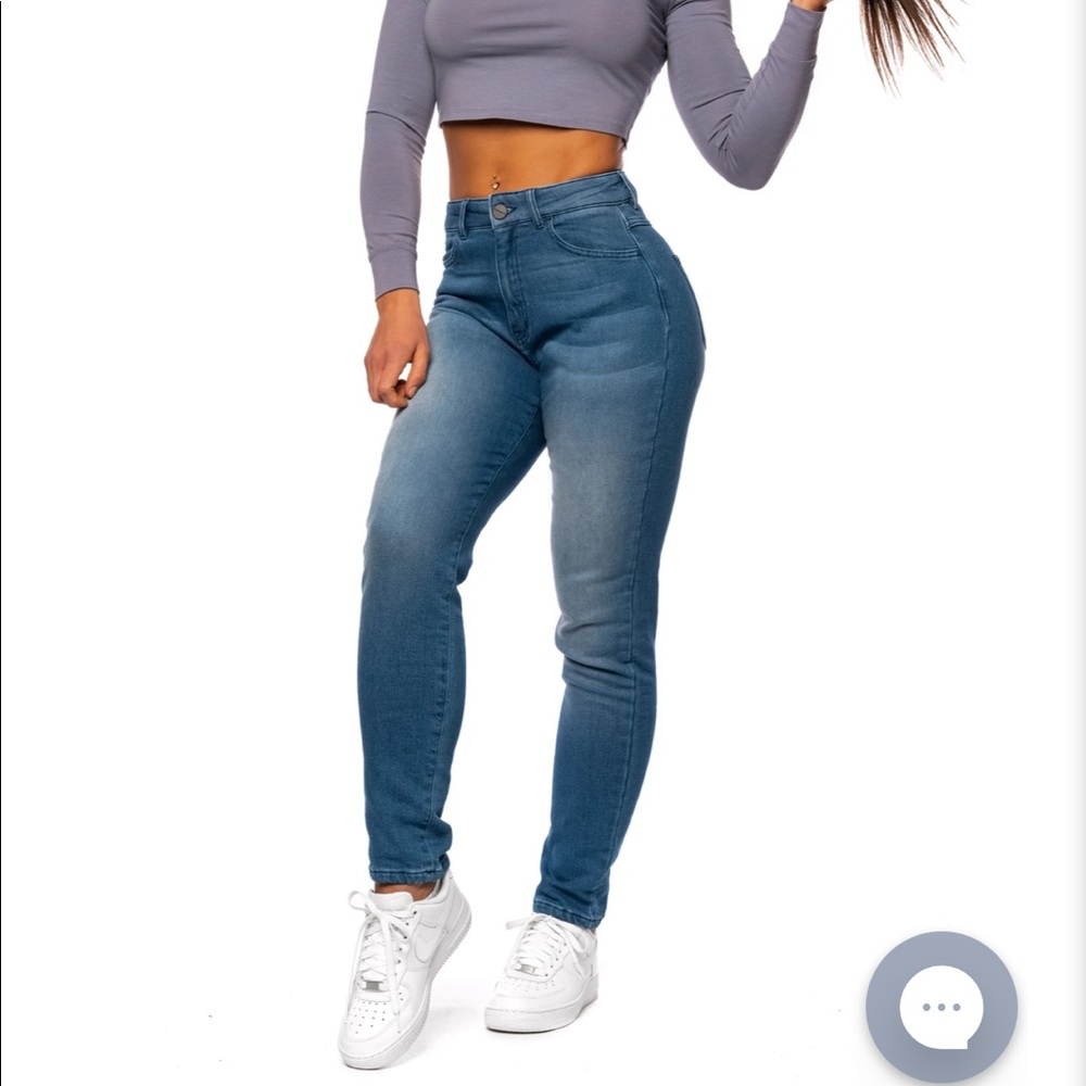 Fit Jeans - high waisted mom jeans - size M